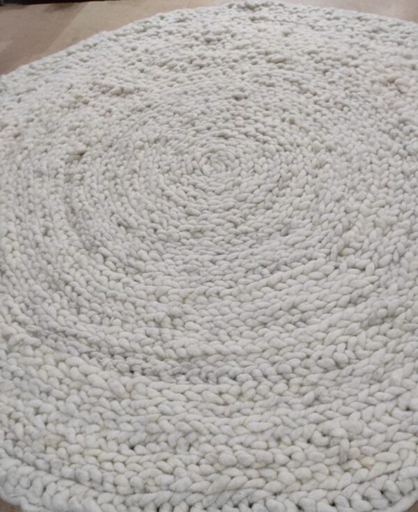 Handmade round carpet 100% Handmade